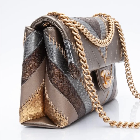 Chanel Flap Bag - Picture 3 of 10